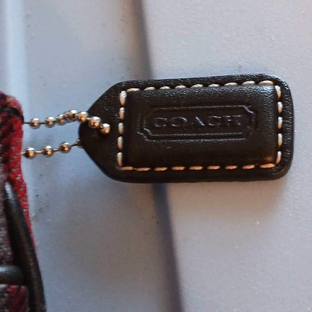 Coach   - Picture 3 of 6